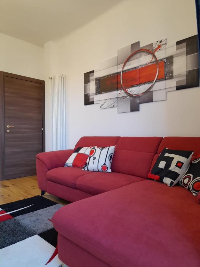 Bellissimo Appartamento Zona 8 Milano Exterior foto